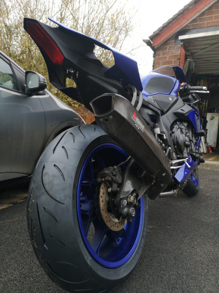 Metzeler Sportec M9RR sports tyre Metzeler Sportec M9RR tyre review | Now