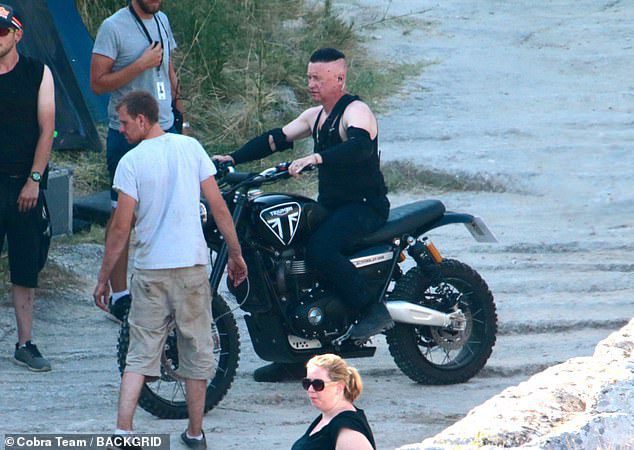 Triumph Scrambler Bond edition